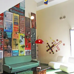 Oda ve Kahvaltı Urban Pop 2, Katanya